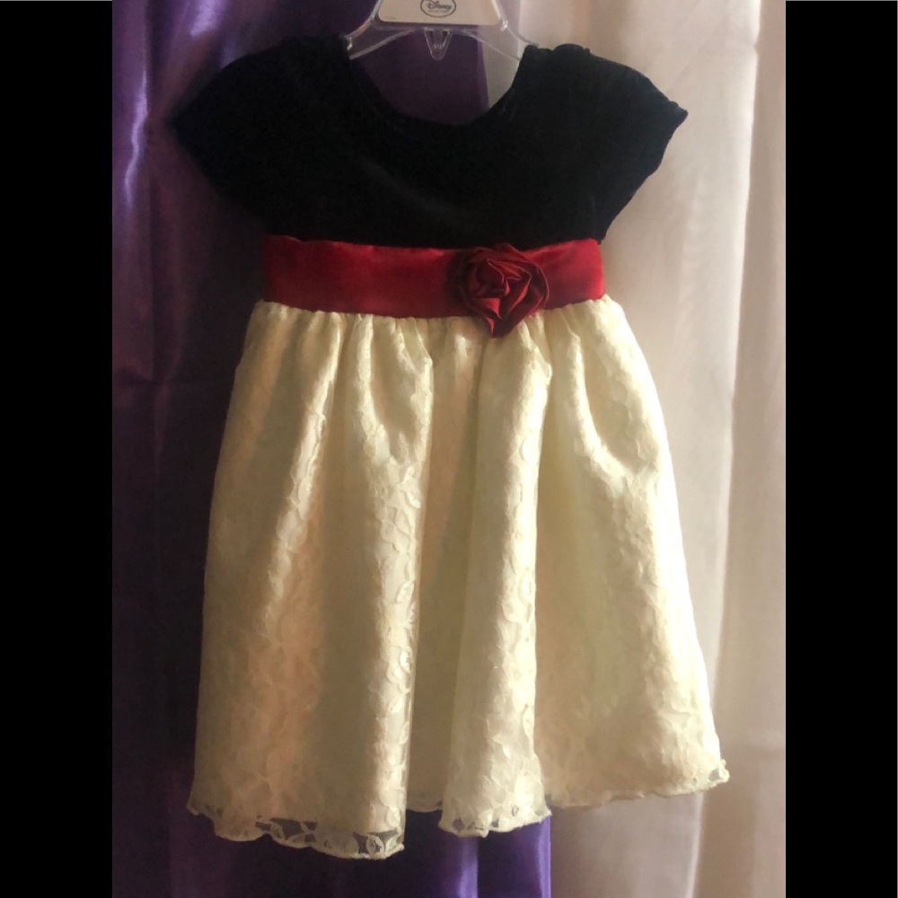 Little Girls  Xmas Dress.  Black & White/Red Dress